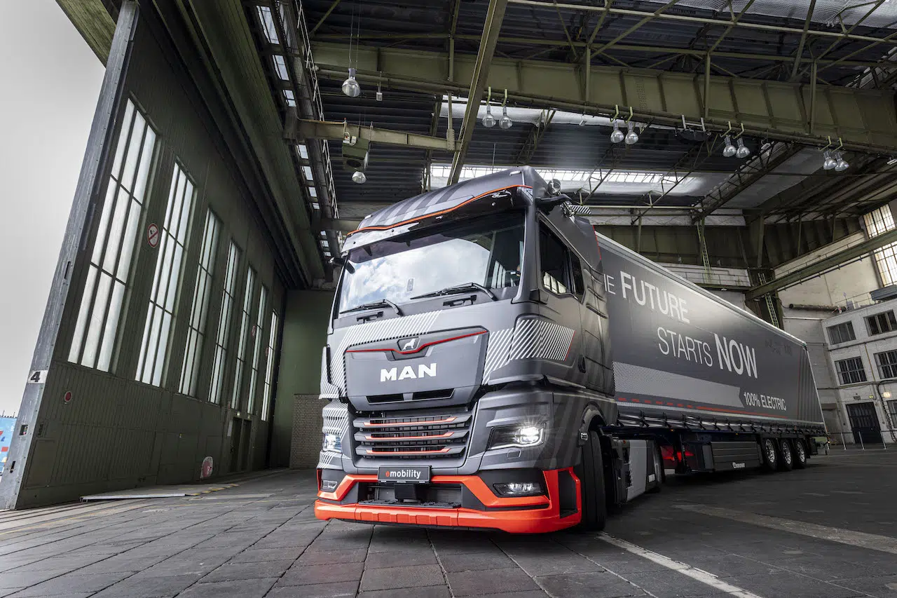 MAN and ABB work on megawatt charging for long-distance electric trucks
