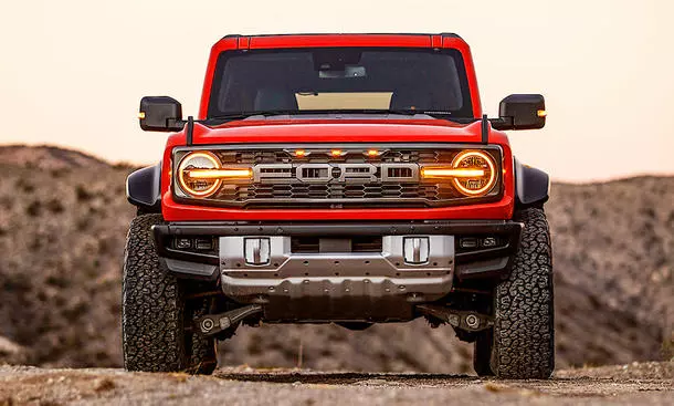 Ford Bronco Raptor with 400 hp six-cylinder engine