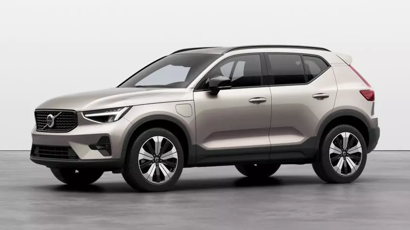 2022 Volvo XC40 Facelift Features and Price