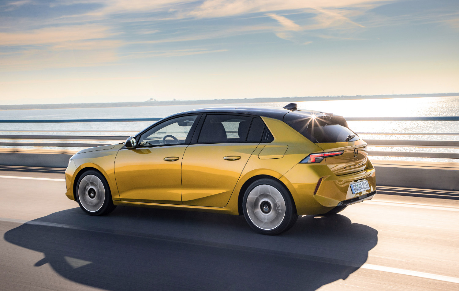 Opel Astra Plug-in (station wagon), Prices start From 29,722 euros