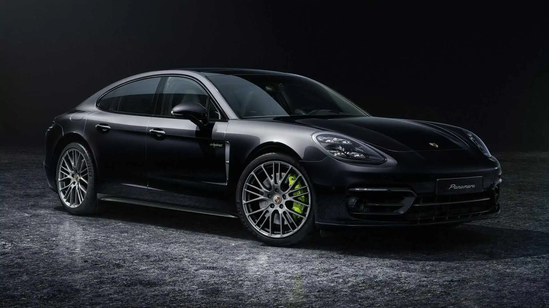 2023 Porsche Panamera Spotted in Cold Weather Tests