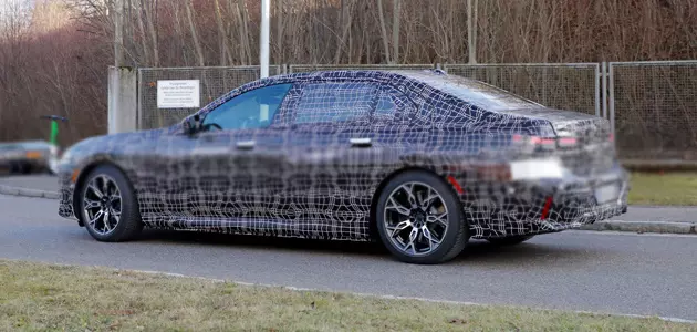 2023 BMW 7-Series Coming with 626 HP